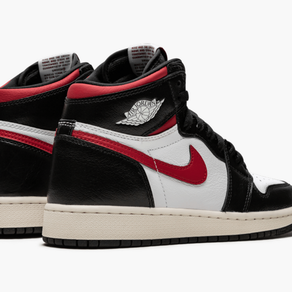 Jordan 1 Retro High Black Gym Red  (Gradeschool)