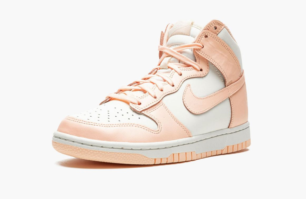 women dunk high crimson tint