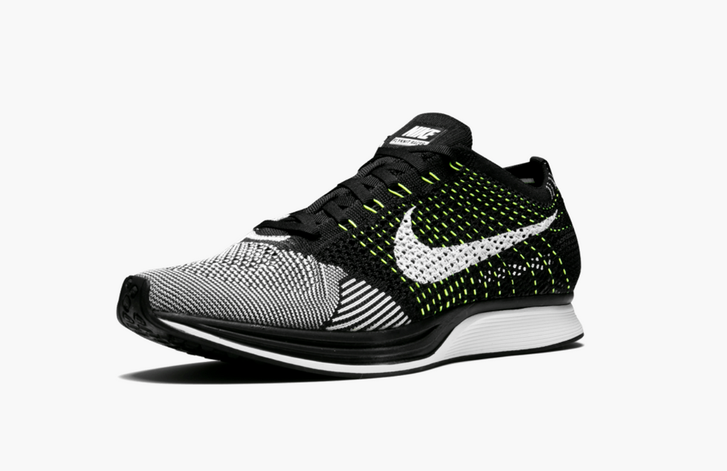 Black and white flyknit best sale