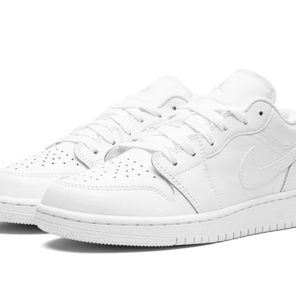 Jordan 1 Low Triple White 2023 (Gradeschool)
