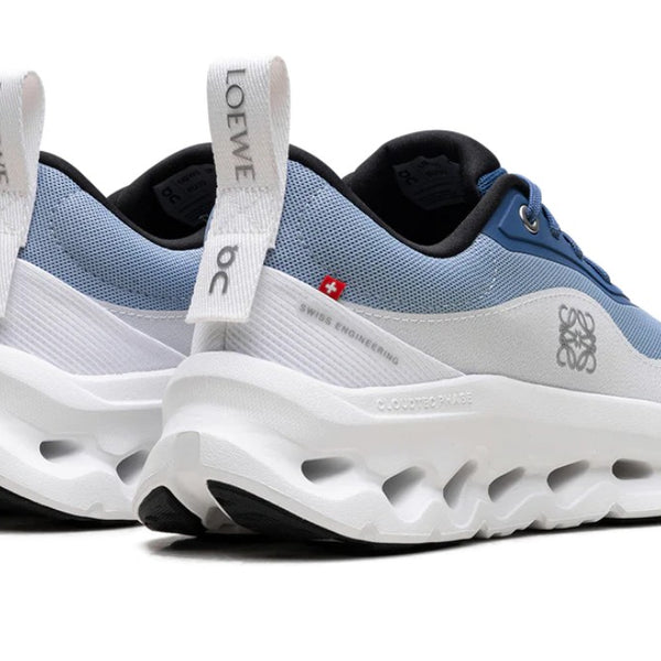 ON X LOEWE WMNS CLOUDTILT 2.0 Blue White Women's