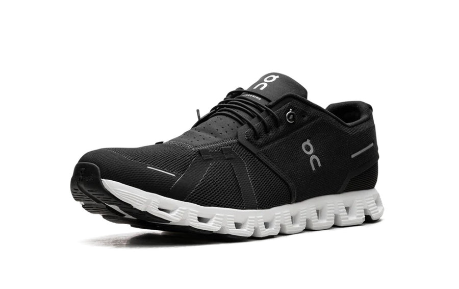 On Running Cloud 5 Black White Men's