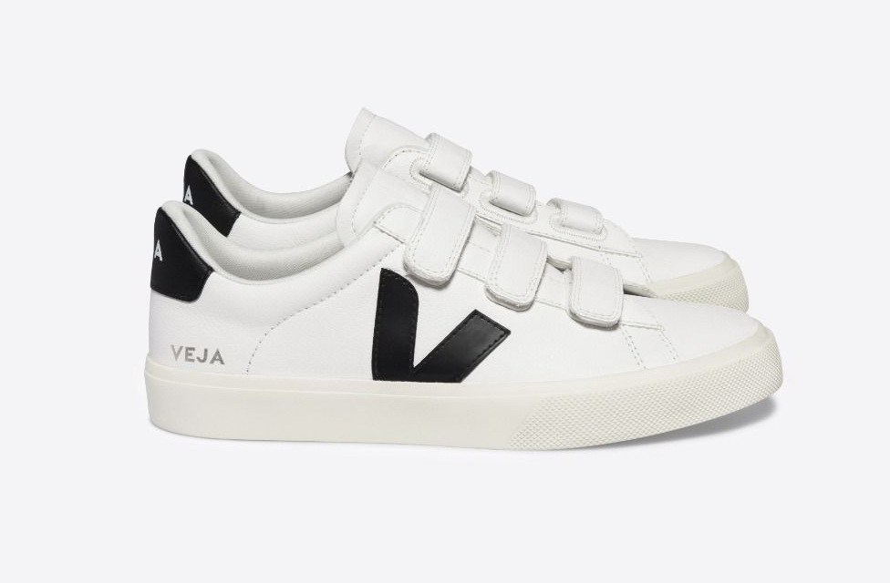 Veja white 2025 and black