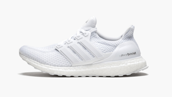 Ultra boost triple white 2.0 outlet giá bao nhiêu