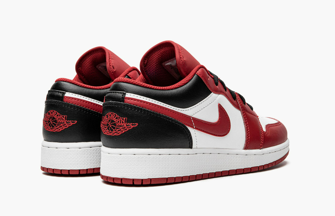 Jordan 1 low black toe grade school deals