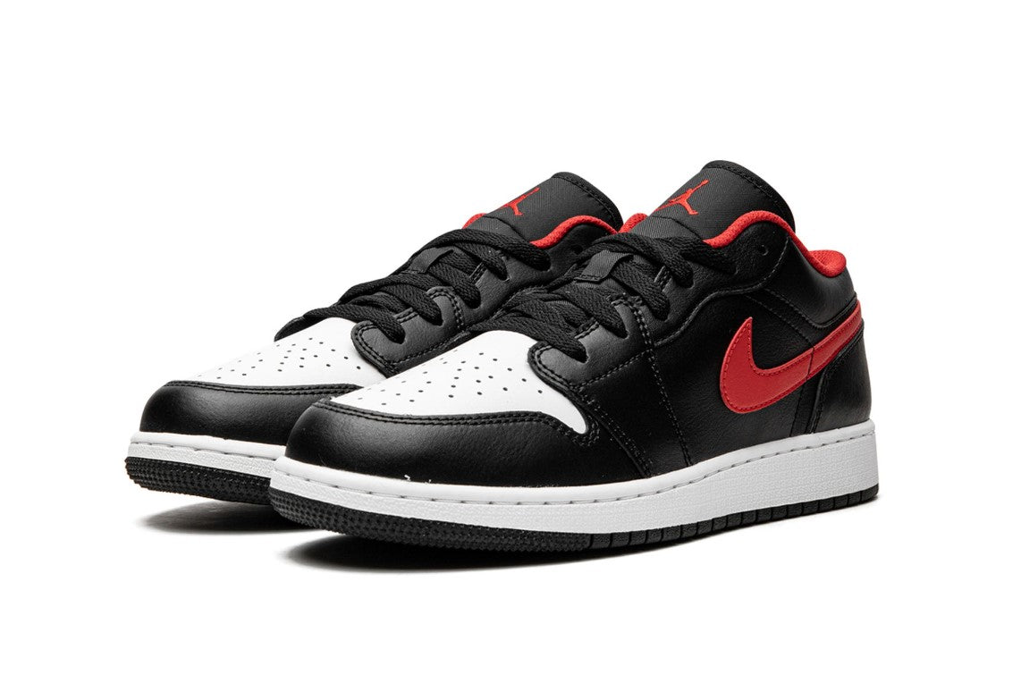 Jordan 1 Low White Toe (Gradeschool) – Pimp Kicks
