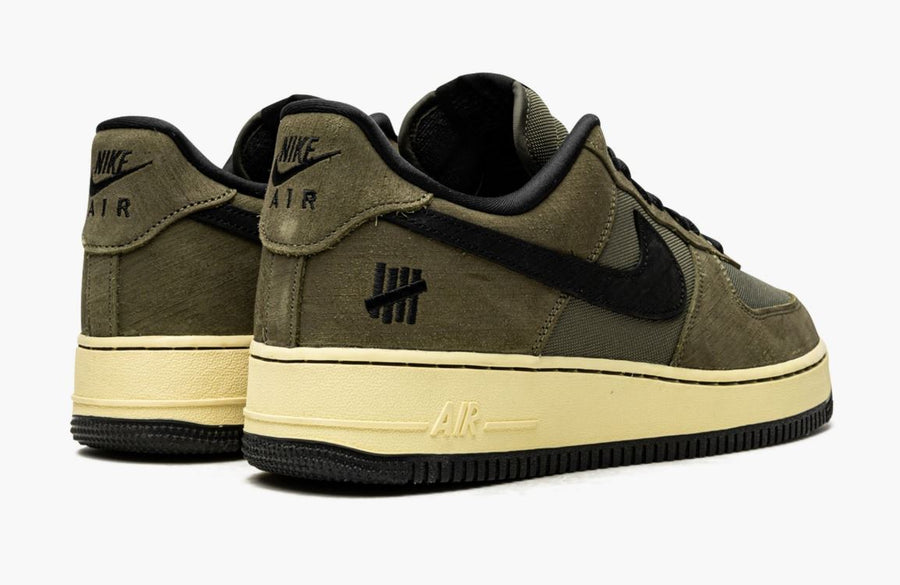 nike dunk undefeated ballistic