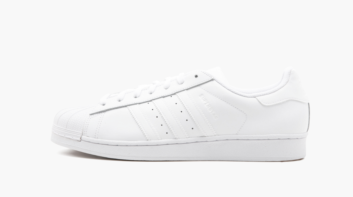 Plain white top adidas superstars